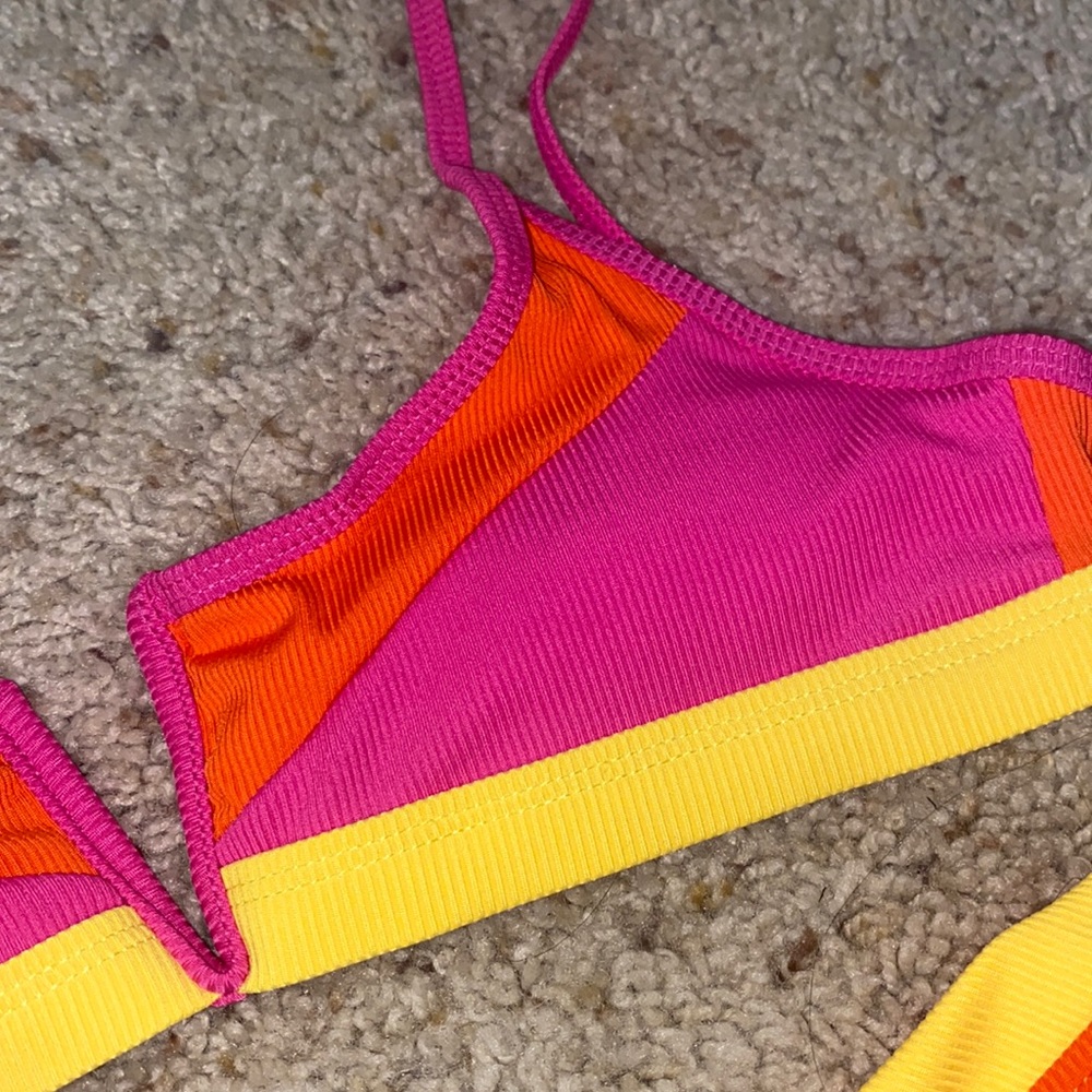 Colorblock Swimsuit - Picture 2 of 3